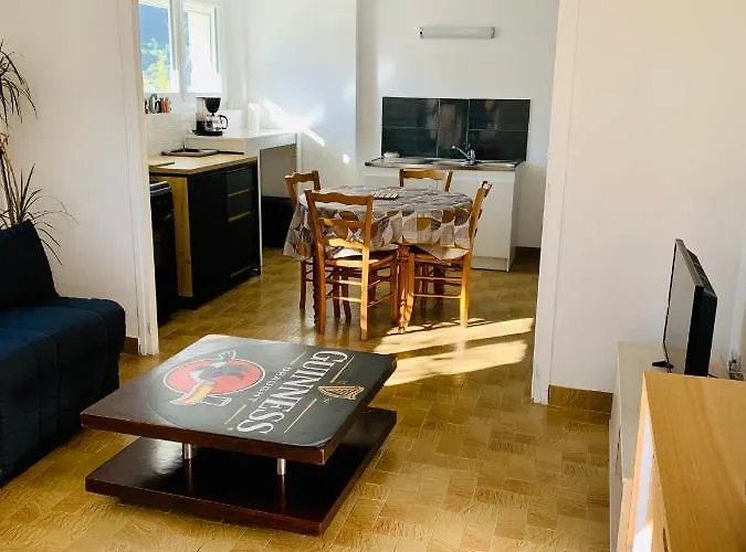 Apartman Lumineux Dans Impasse, Calme