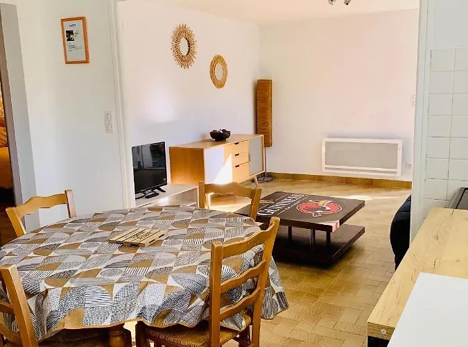 Lumineux Dans Impasse, Calme Apartman *